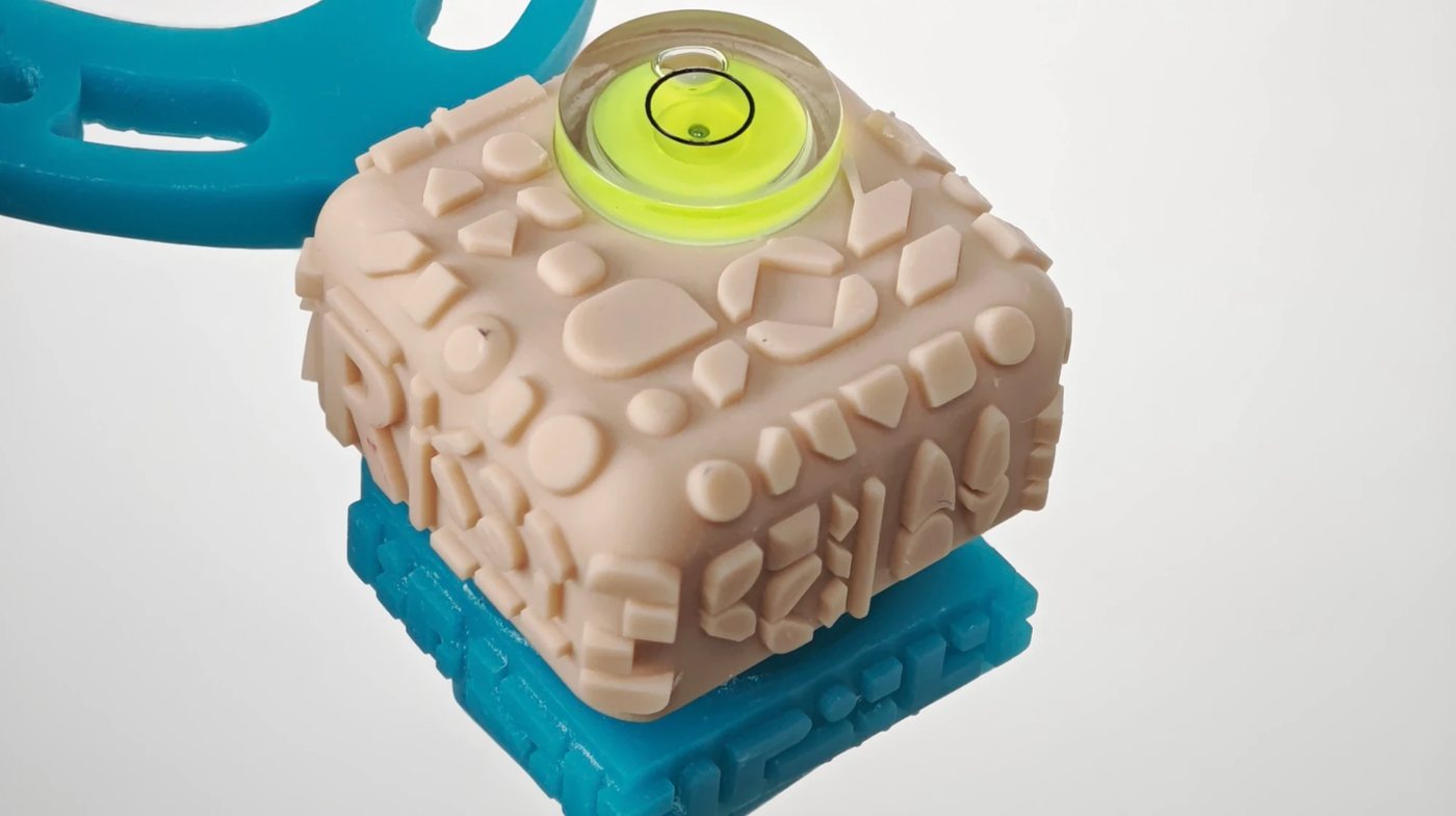 Kois scan body dengan bubble level di atasnya